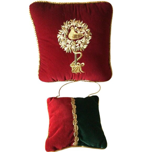 Vintage Red Velvet Pillow Set With Gold Embroidered Bird & Green Accent Cushion - Picture 3 of 10